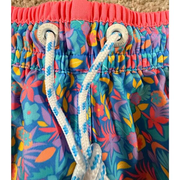 Chubbies "The Spades" 5.5 Blue Floral Mesh Lined Swim Trunks Mens Size M - Picture 5 of 13